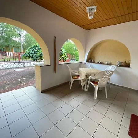 Fügefa Ferienhaus Balatonmáriafürdő